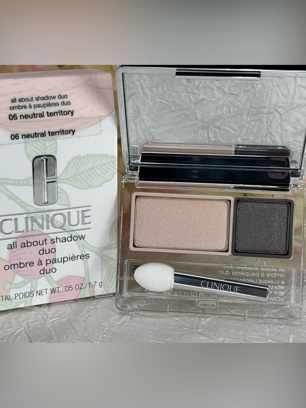 Clinique All About Shadow Duo - 06 Neutral Territory - Full size New In Box Free